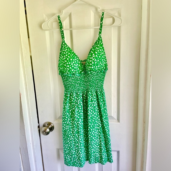 Dresses & Skirts - Green Floral Sundress